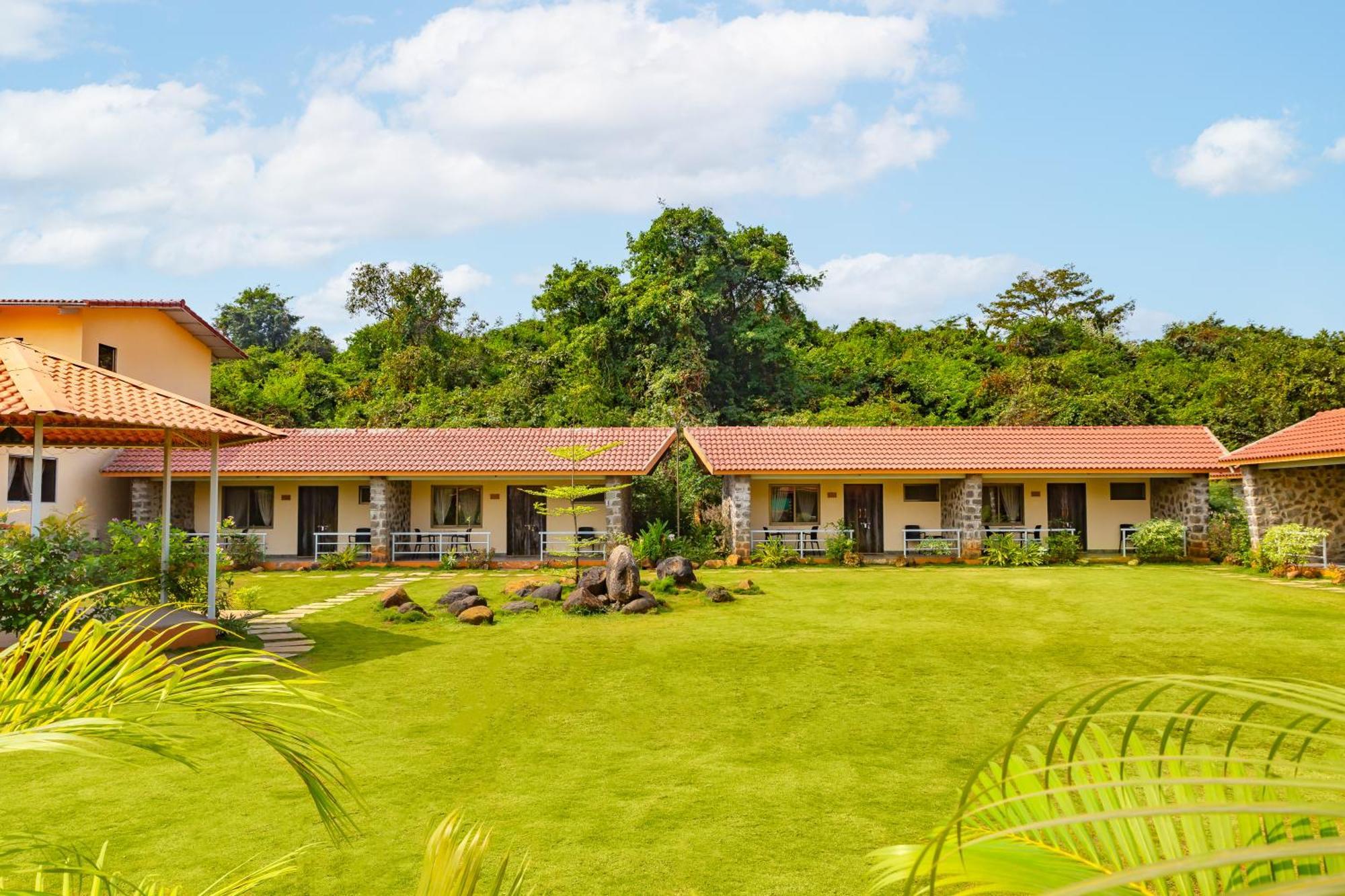 Casa Amora Lonavala Exteriör bild